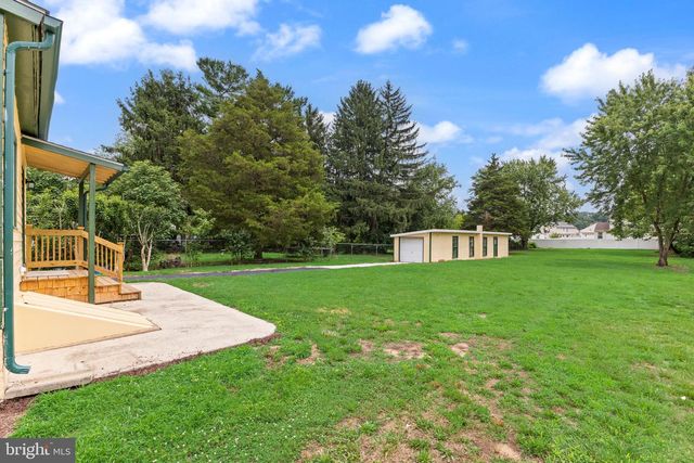 218 E LINDEN ST, Clayton, NJ 08312