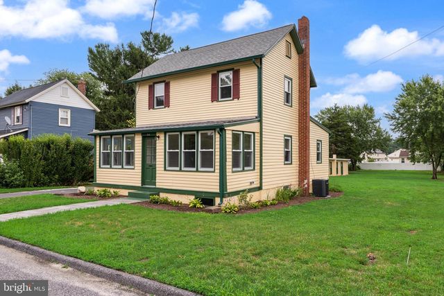 218 E LINDEN ST, Clayton, NJ 08312
