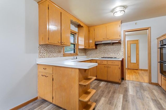 6270 6th Street NE, Fridley, MN 55432