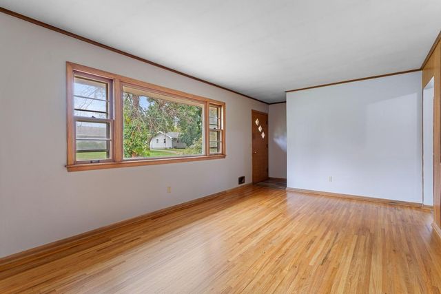 6270 6th Street NE, Fridley, MN 55432