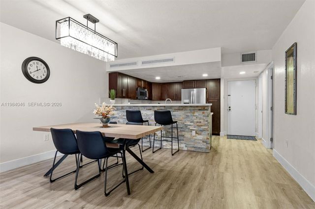10852 N Kendall Drive 317, Miami, FL 33176