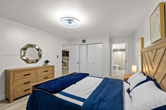 10852 N Kendall Drive 317, Miami, FL 33176