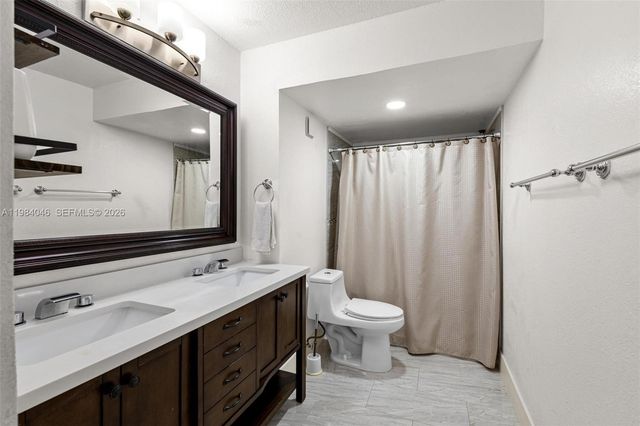 10852 N Kendall Drive 317, Miami, FL 33176