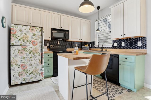 332 BRUAW DR, York, PA 17406