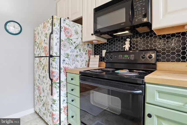 332 BRUAW DR, York, PA 17406