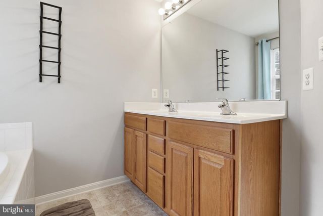 332 BRUAW DR, York, PA 17406