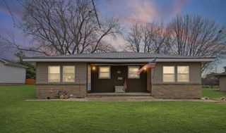 618 Meadow Lane Street, Leroy, IL 61752