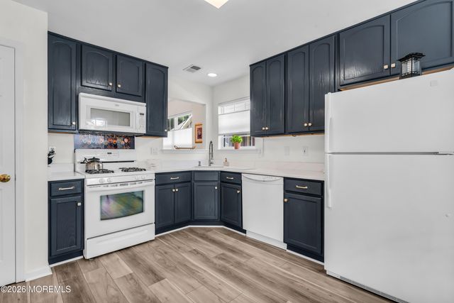 2924 Crestview Lane, Toms River, NJ 08755