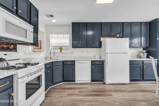 2924 Crestview Lane, Toms River, NJ 08755