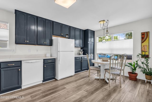 2924 Crestview Lane, Toms River, NJ 08755