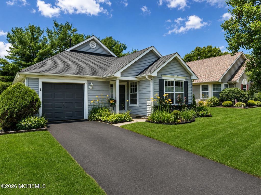 2924 Crestview Lane, Toms River, NJ 08755