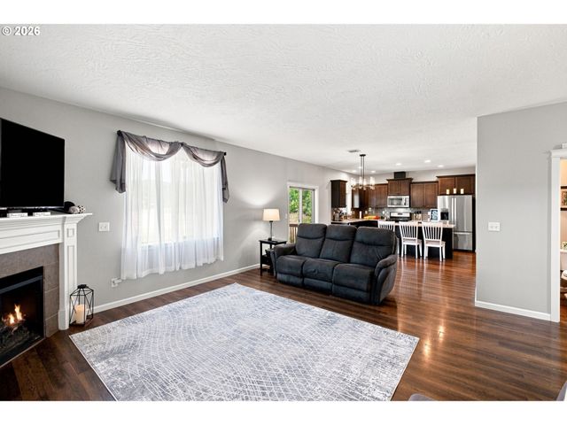 3001 MILLERSBURG Dr, Albany, OR 97321