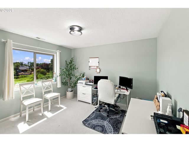 3001 MILLERSBURG Dr, Albany, OR 97321