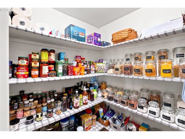 3001 MILLERSBURG Dr, Albany, OR 97321
