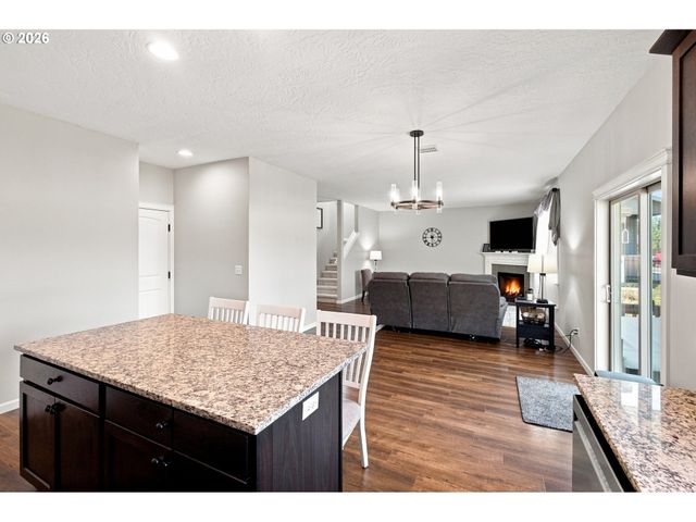 3001 MILLERSBURG Dr, Albany, OR 97321
