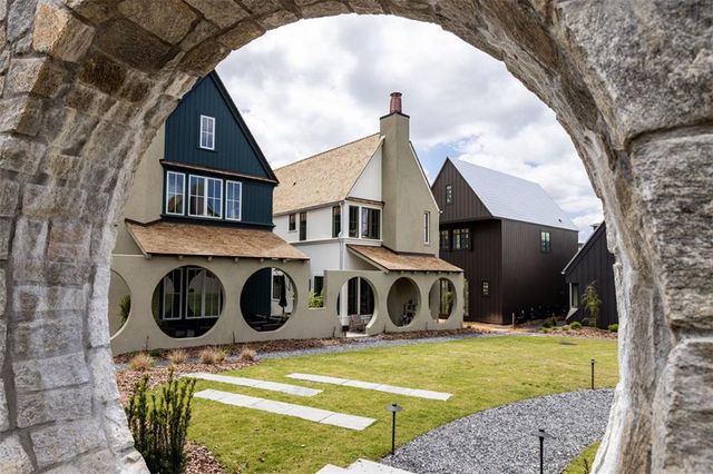 100 Carlyle Lane, Fayetteville, GA 30214