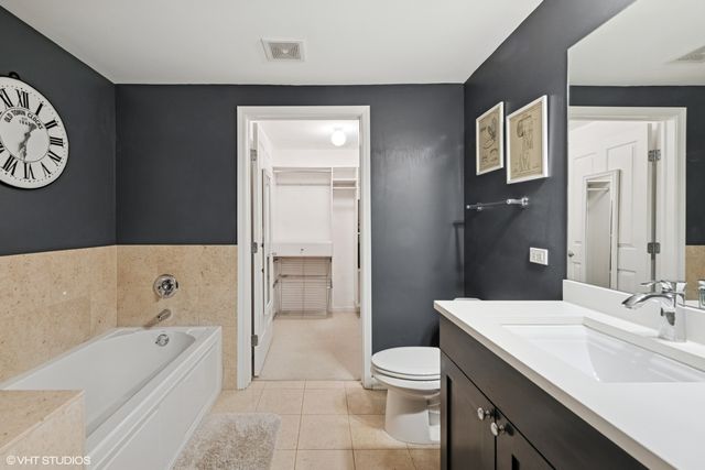 437 W North Avenue 404, Chicago, IL 60610