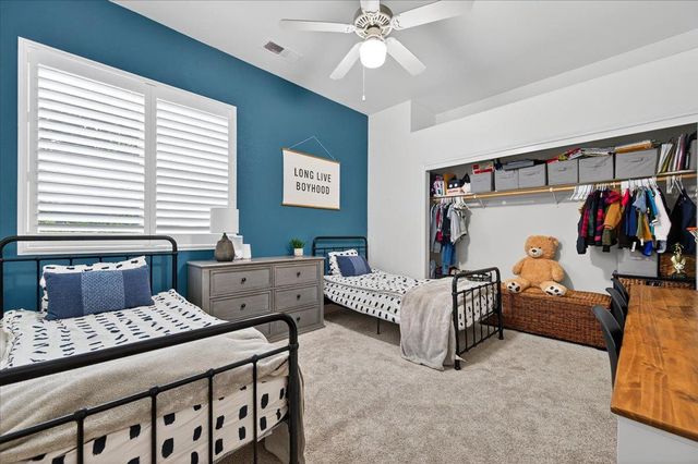 2946 Roberts Avenue, Clovis, CA 93611