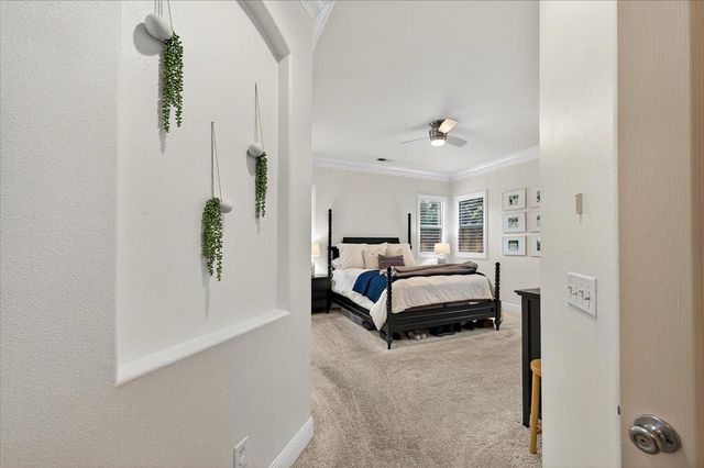 2946 Roberts Avenue, Clovis, CA 93611