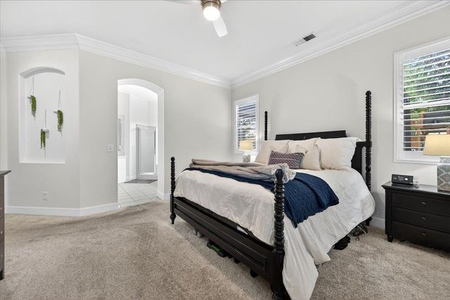 2946 Roberts Avenue, Clovis, CA 93611