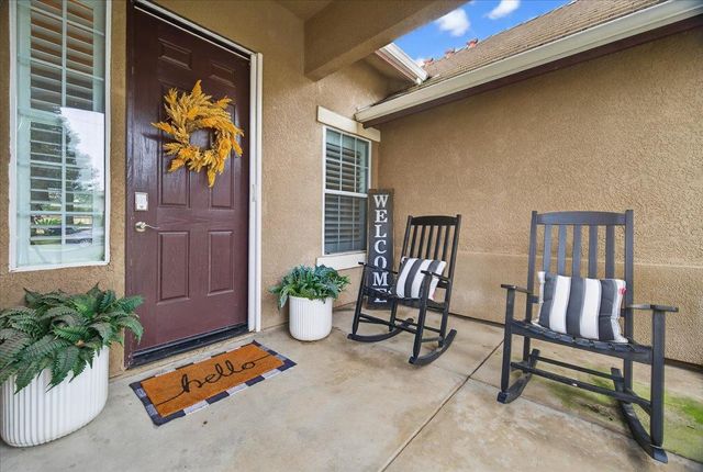 2946 Roberts Avenue, Clovis, CA 93611