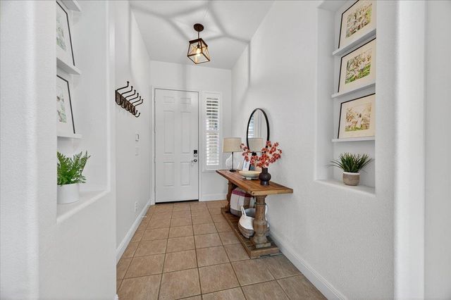 2946 Roberts Avenue, Clovis, CA 93611