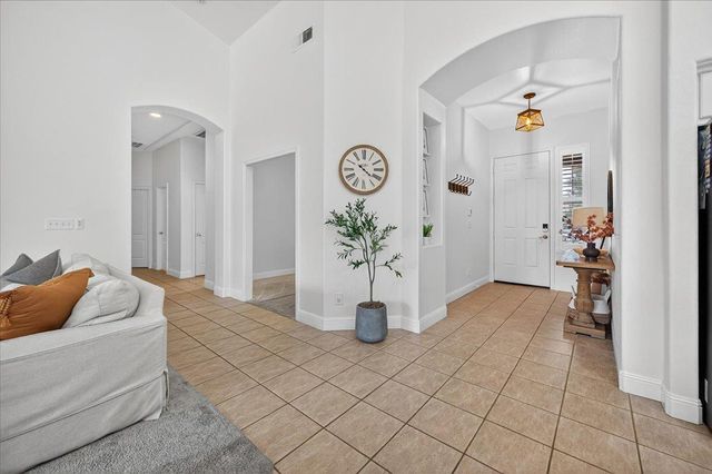 2946 Roberts Avenue, Clovis, CA 93611