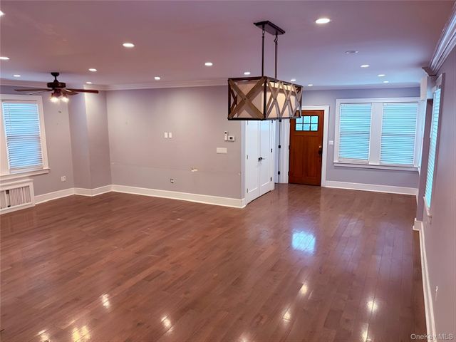 435 Beach 124 Street, Rockaway Park, NY 11694