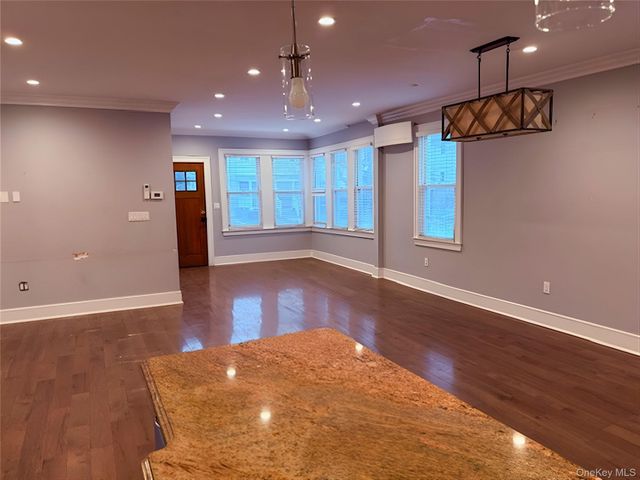 435 Beach 124 Street, Rockaway Park, NY 11694