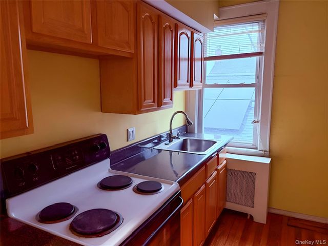435 Beach 124 Street, Rockaway Park, NY 11694
