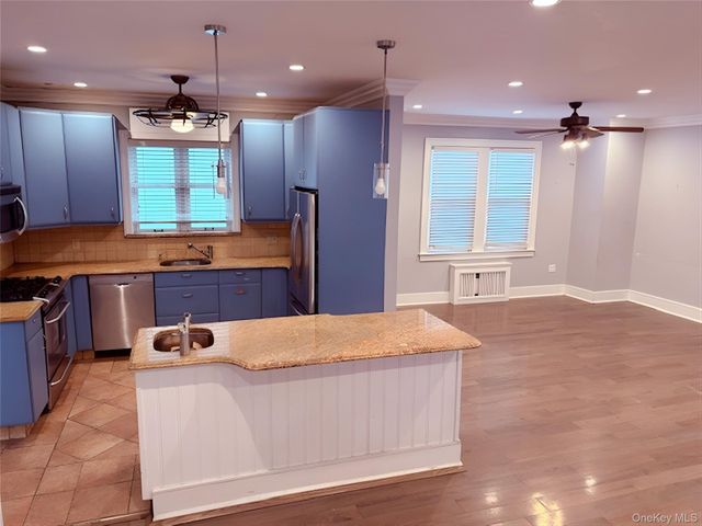 435 Beach 124 Street, Rockaway Park, NY 11694