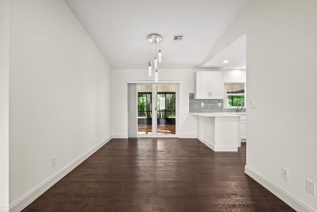 638 SW 4th Avenue, Boynton Beach, FL 33426