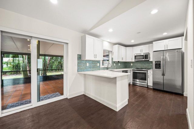 638 SW 4th Avenue, Boynton Beach, FL 33426
