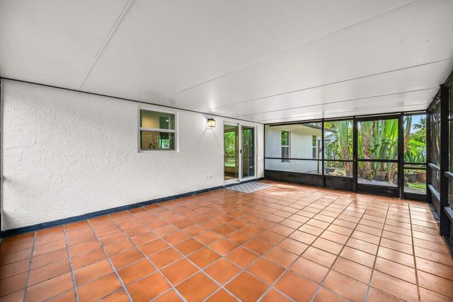 638 SW 4th Avenue, Boynton Beach, FL 33426