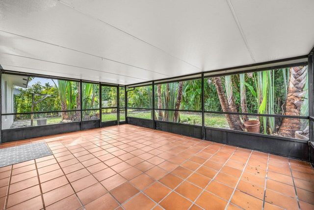 638 SW 4th Avenue, Boynton Beach, FL 33426