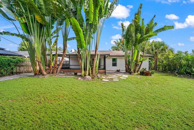 638 SW 4th Avenue, Boynton Beach, FL 33426