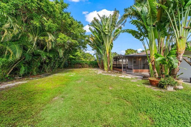638 SW 4th Avenue, Boynton Beach, FL 33426