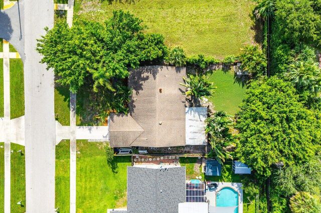 638 SW 4th Avenue, Boynton Beach, FL 33426