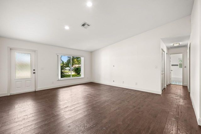 638 SW 4th Avenue, Boynton Beach, FL 33426