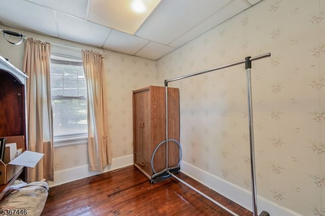 981 Valley Rd, Clifton City, NJ 07013