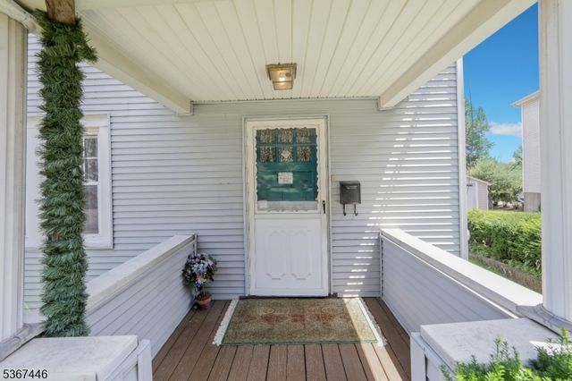 981 Valley Rd, Clifton City, NJ 07013