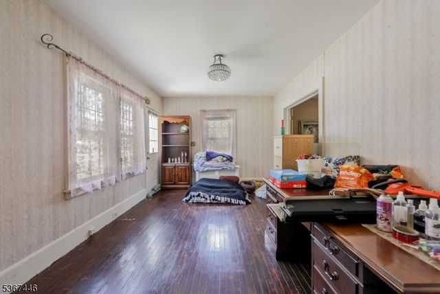 981 Valley Rd, Clifton City, NJ 07013