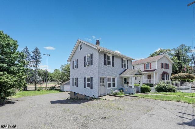 981 Valley Rd, Clifton City, NJ 07013