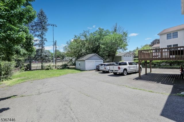 981 Valley Rd, Clifton City, NJ 07013