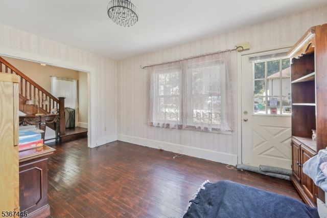 981 Valley Rd, Clifton City, NJ 07013