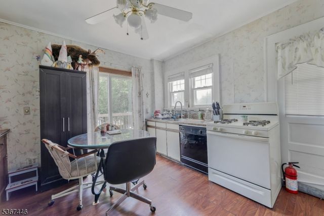 981 Valley Rd, Clifton City, NJ 07013