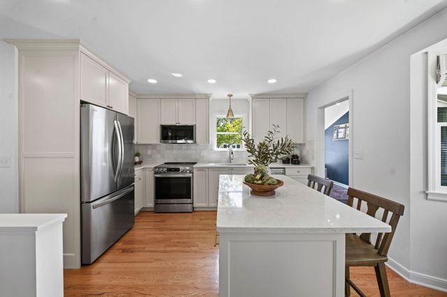 7045 Oliver Avenue S, Richfield, MN 55423