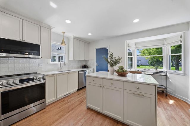 7045 Oliver Avenue S, Richfield, MN 55423