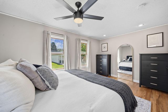 7045 Oliver Avenue S, Richfield, MN 55423
