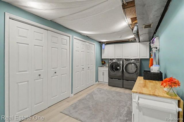310 Pine Tree Rd Road, Lake Orion, MI 48362